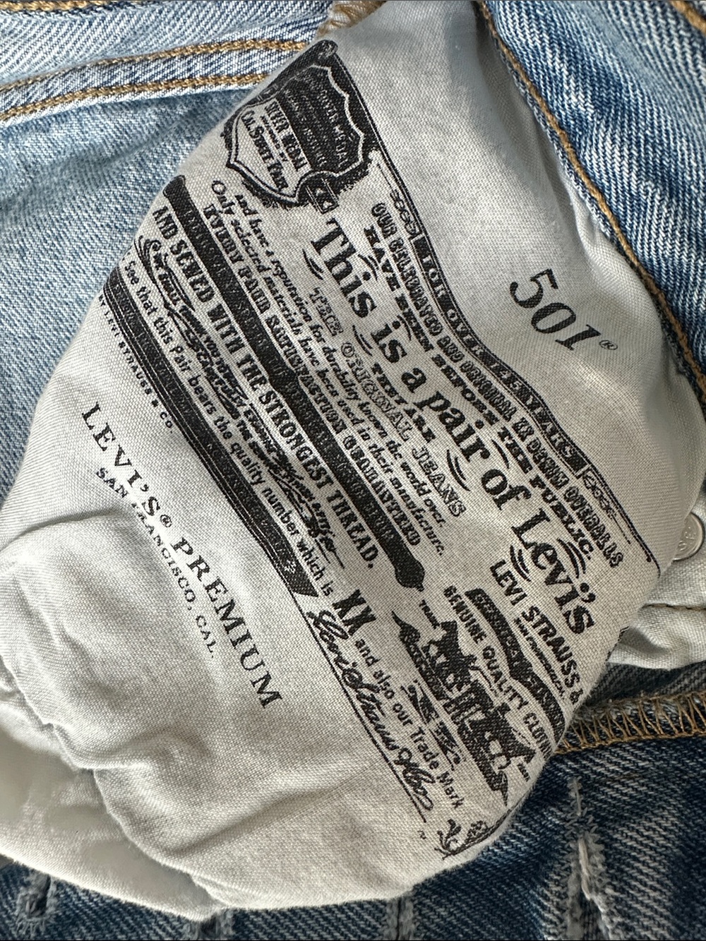 Levi's Women’s Light Blue Distressed 501 Jeans Size 27 - Picture 4 of 13